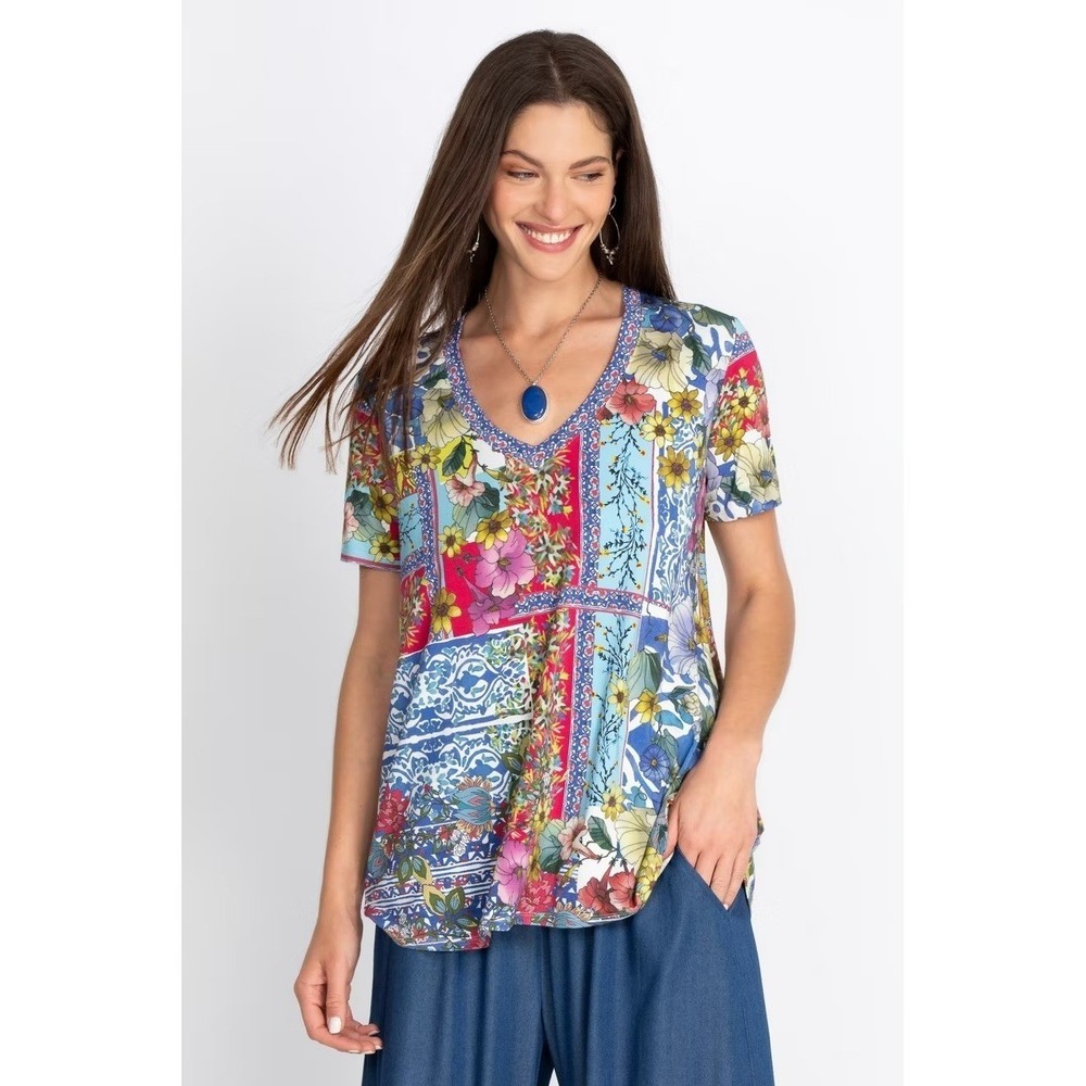 Johnny Was Midsummer Favorite V-Neck Swing Tee Patchwork Floral Bamboo Top M